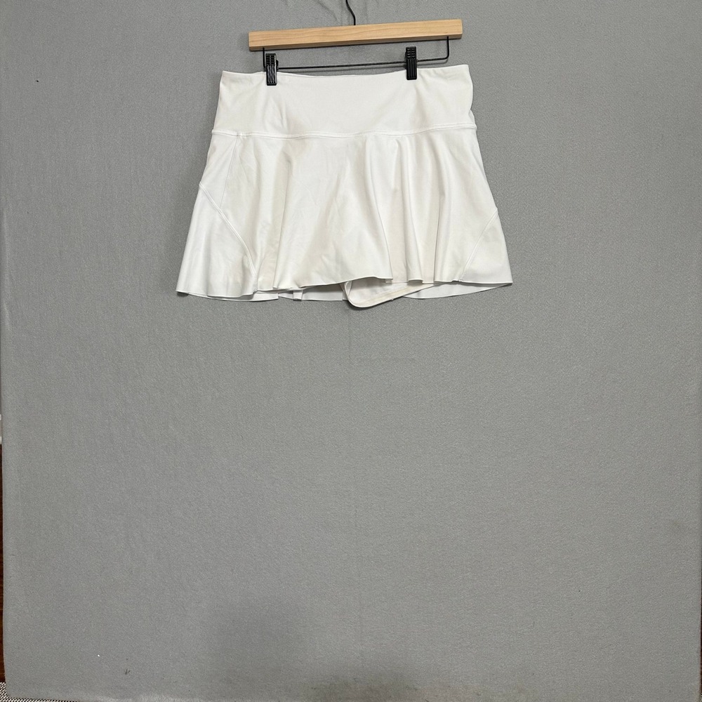Athleta Ace Tennis Skort 13.5" White Active Skirt Womens Large Zipper Pocket